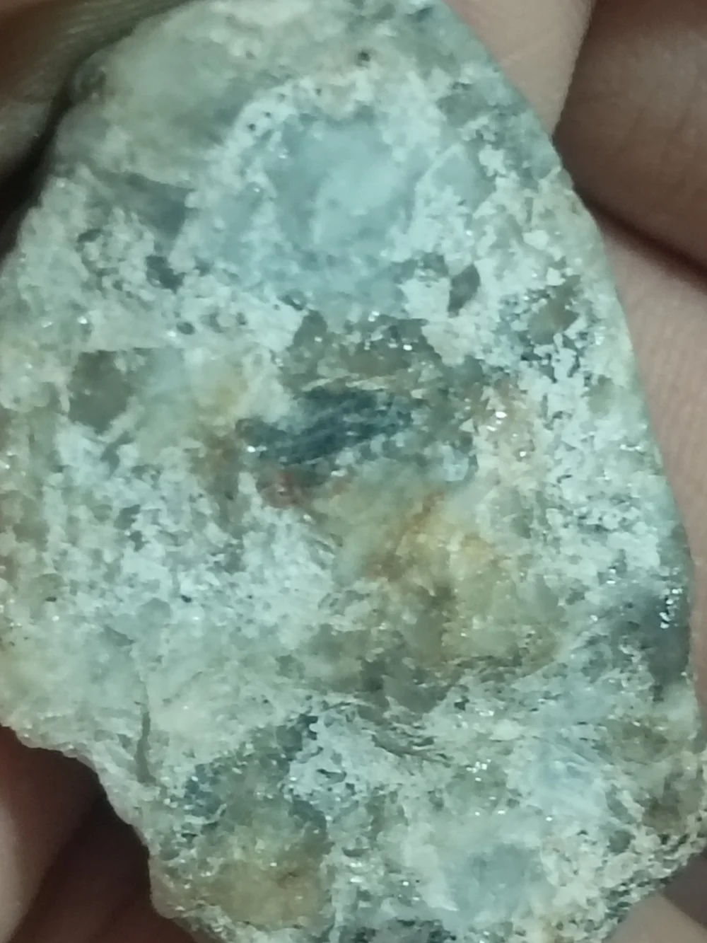 Natural White and Tan Quartz Decorative Rock for Reptile Habitats